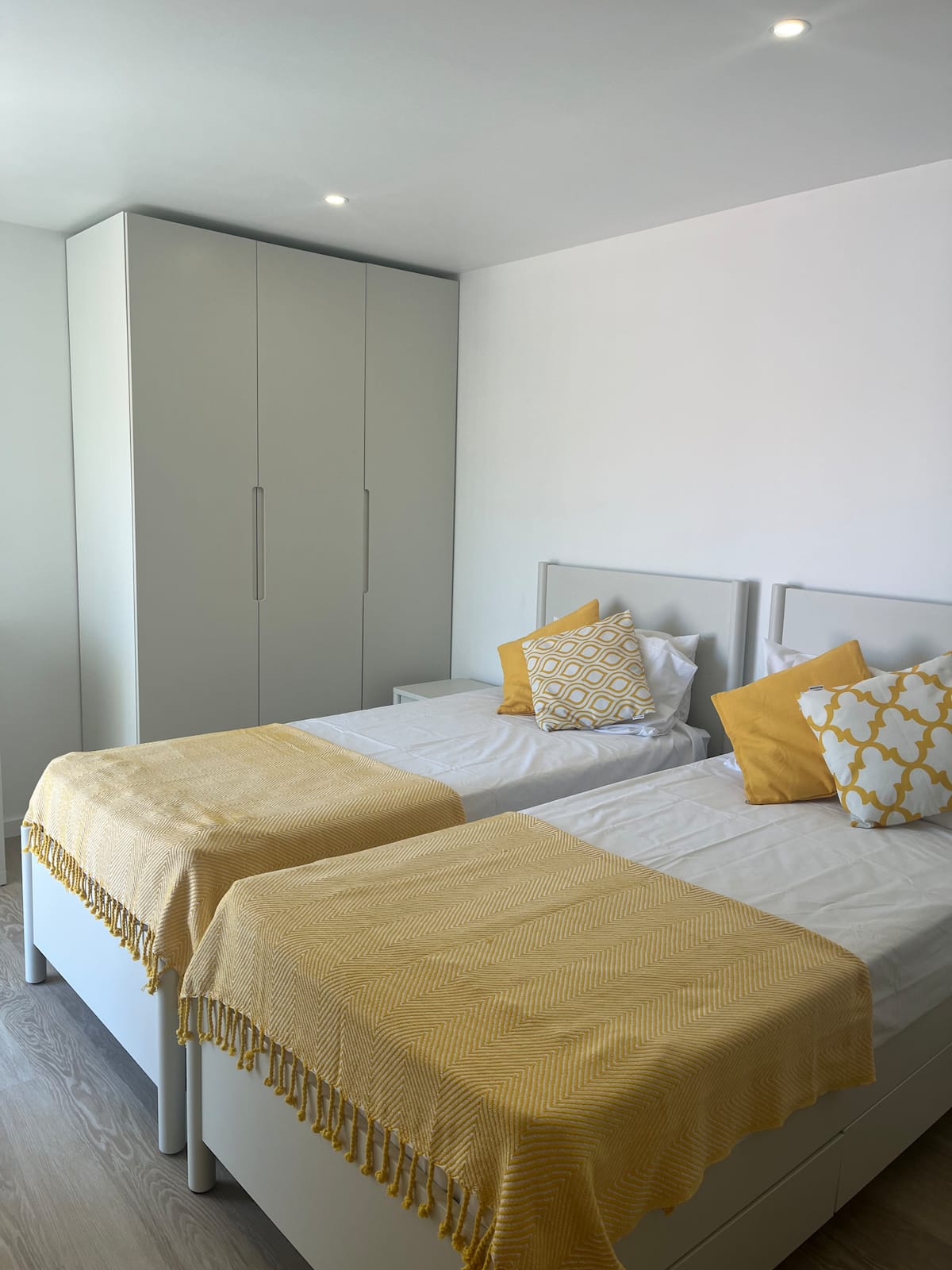 Twin bedroom