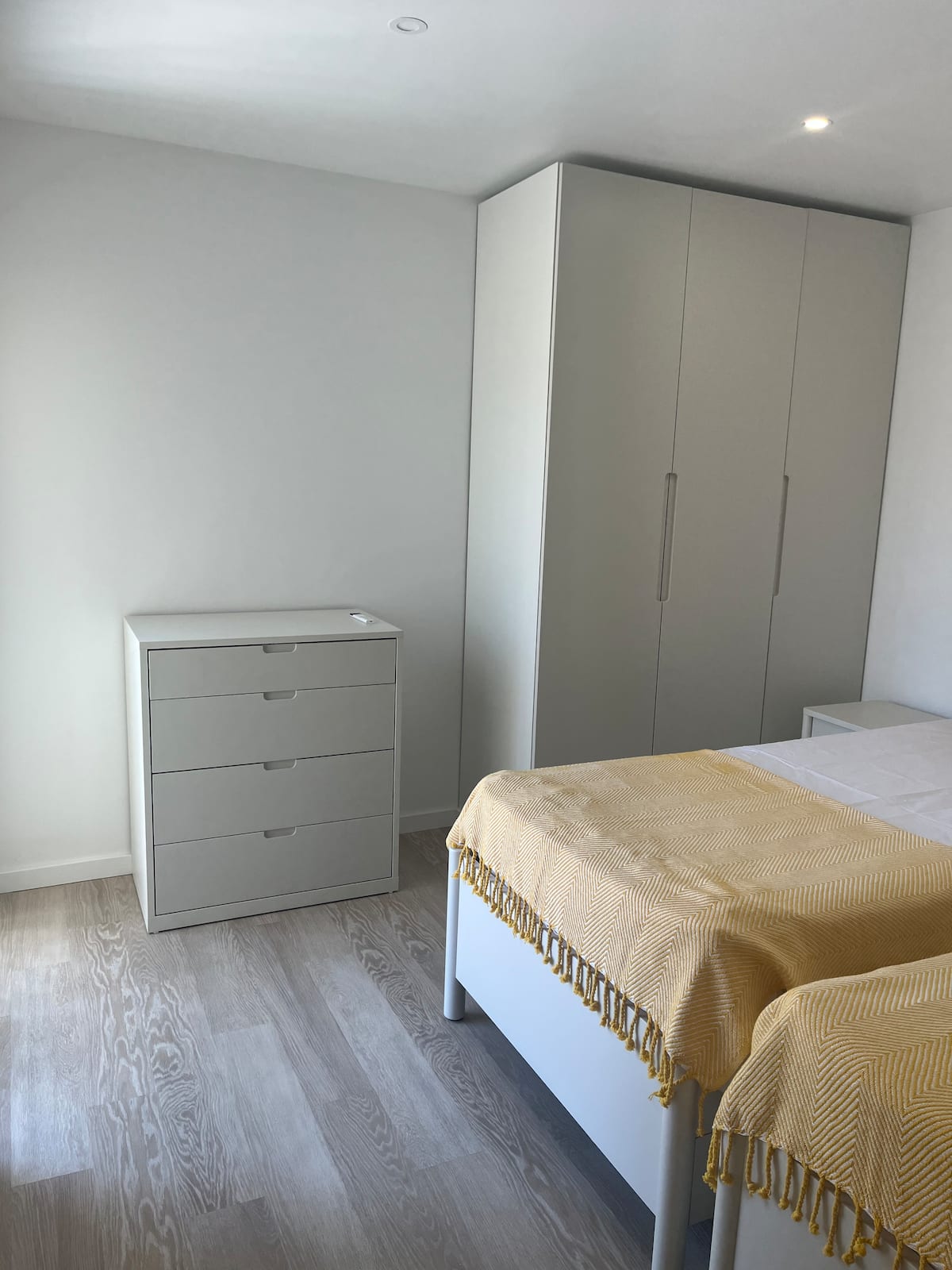 Twin bedroom wardrobes and storage