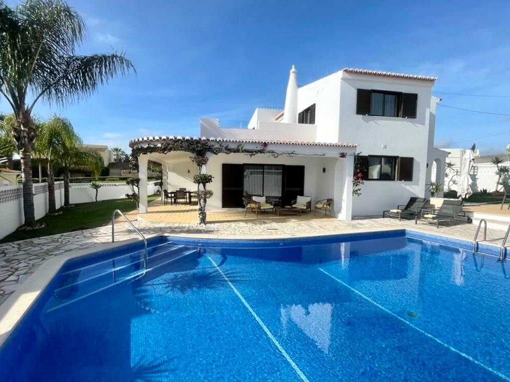 Villa Mar e Céu private pool